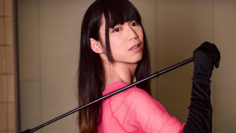 Rina Shinoda Heats It Up!